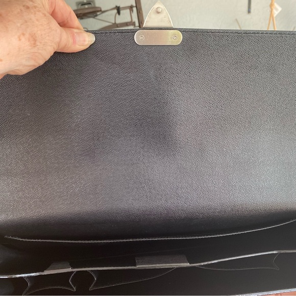 Louis Vuitton Robusto Taiga Leather Unisex Briefcase/Document/Laptop Bag - Picture 10 of 15